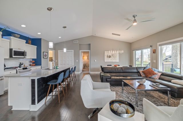 9330 Bellflower Lane, Norwalk, IA 50211