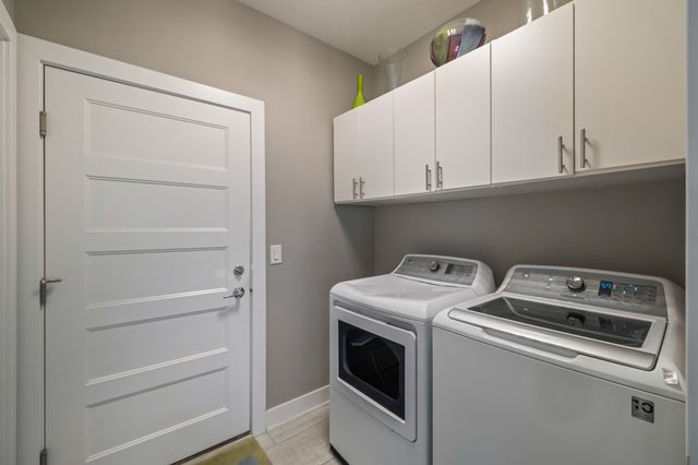 9330 Bellflower Lane, Norwalk, IA 50211