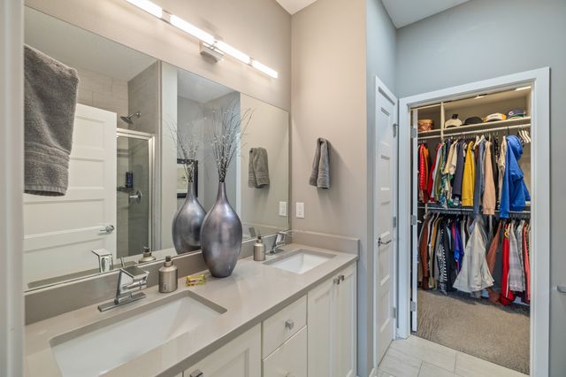 9330 Bellflower Lane, Norwalk, IA 50211