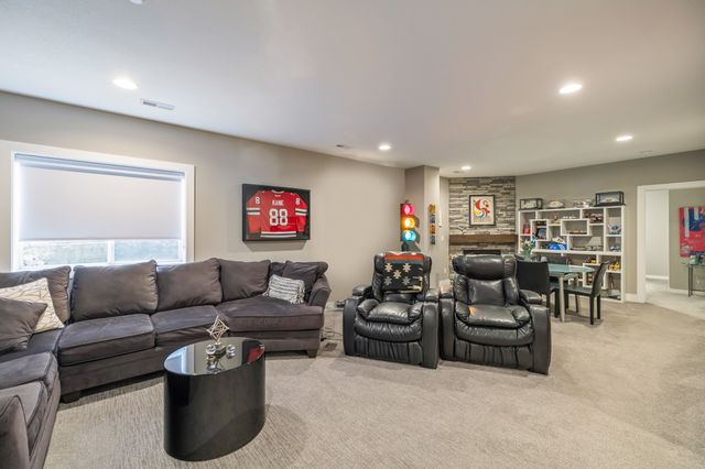 9330 Bellflower Lane, Norwalk, IA 50211