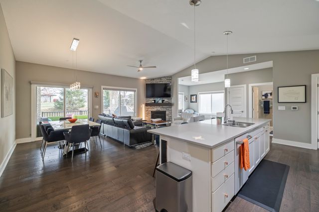 9330 Bellflower Lane, Norwalk, IA 50211