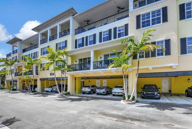 3120 E Latitude Circle 307, Delray Beach, FL 33483