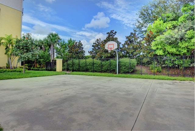 3120 E Latitude Circle 307, Delray Beach, FL 33483