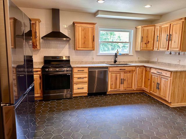 100 Forest Park Pl, Hot Springs, AR 71901