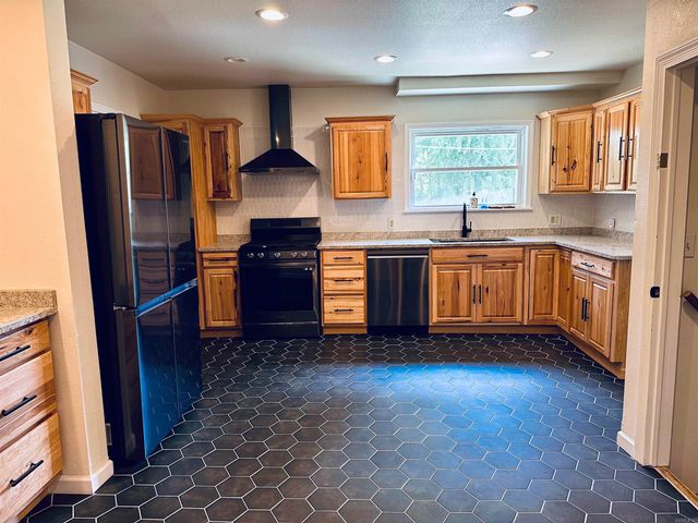 100 Forest Park Pl, Hot Springs, AR 71901