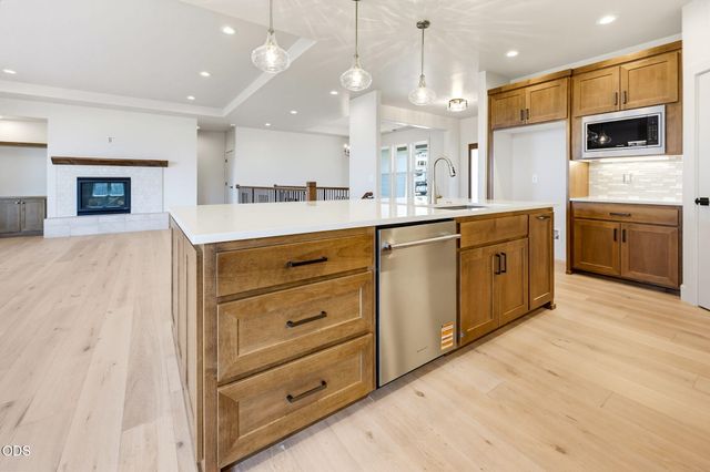 5609 Fallbrook Lane, Medford, OR 97504