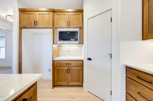 5609 Fallbrook Lane, Medford, OR 97504