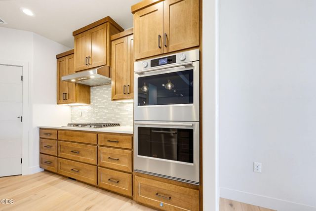 5609 Fallbrook Lane, Medford, OR 97504