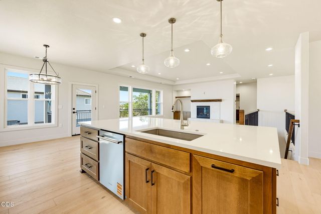 5609 Fallbrook Lane, Medford, OR 97504