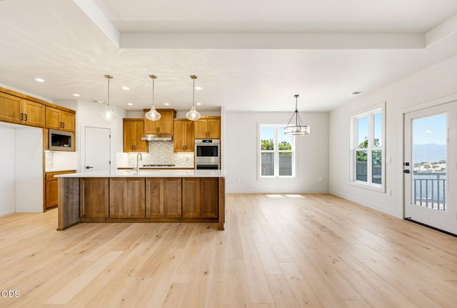 5609 Fallbrook Lane, Medford, OR 97504