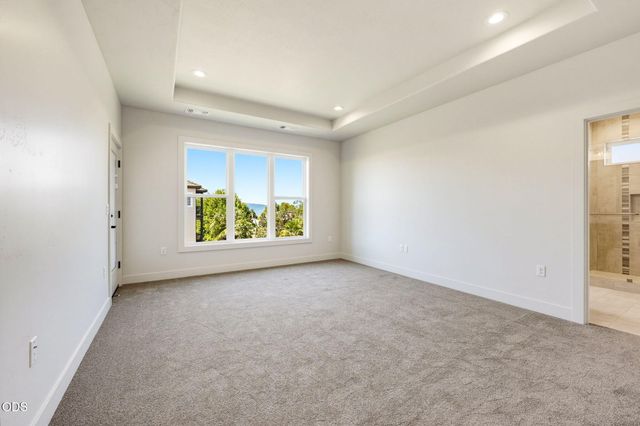 5609 Fallbrook Lane, Medford, OR 97504