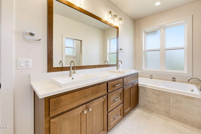 5609 Fallbrook Lane, Medford, OR 97504