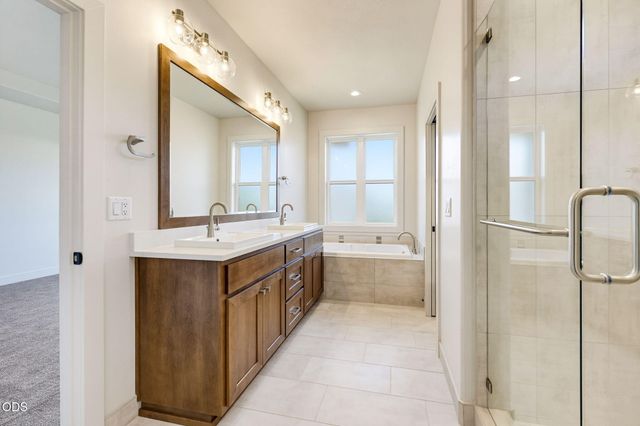5609 Fallbrook Lane, Medford, OR 97504