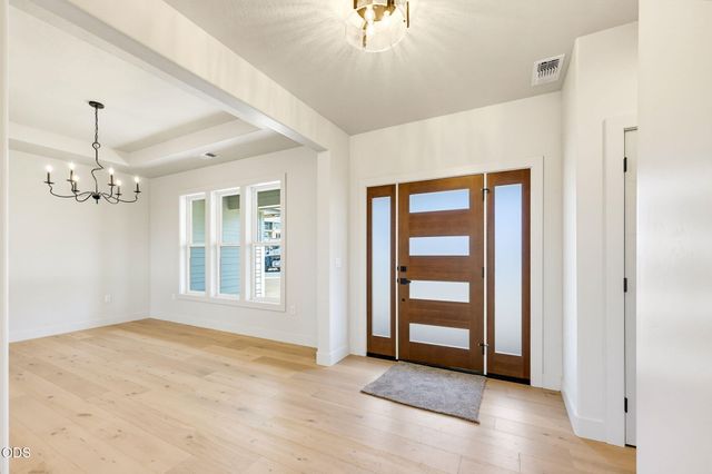 5609 Fallbrook Lane, Medford, OR 97504