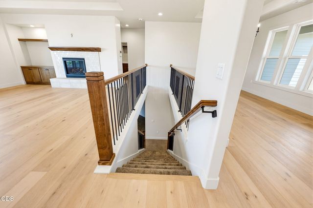 5609 Fallbrook Lane, Medford, OR 97504