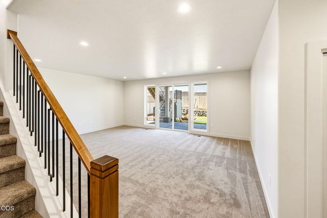 5609 Fallbrook Lane, Medford, OR 97504