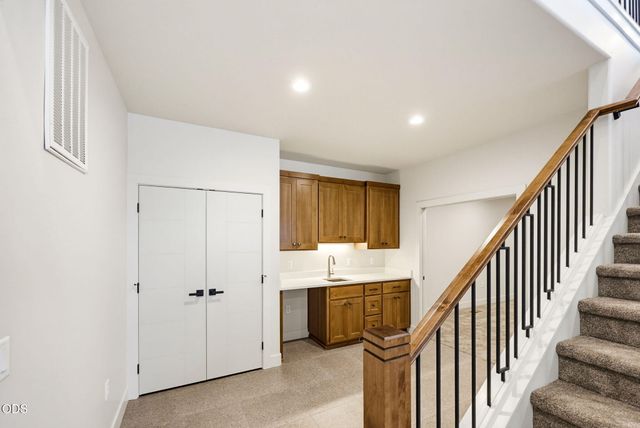5609 Fallbrook Lane, Medford, OR 97504