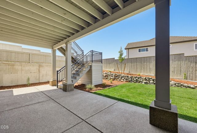 5609 Fallbrook Lane, Medford, OR 97504