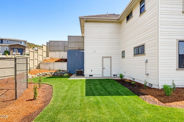 5609 Fallbrook Lane, Medford, OR 97504