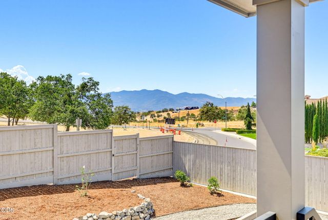 5609 Fallbrook Lane, Medford, OR 97504