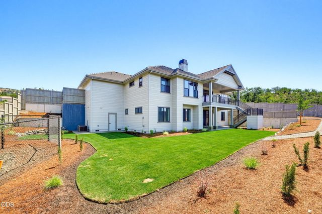 5609 Fallbrook Lane, Medford, OR 97504