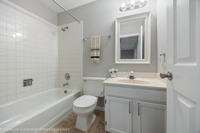 313 CROMWELL Court, Westmont, IL 60559