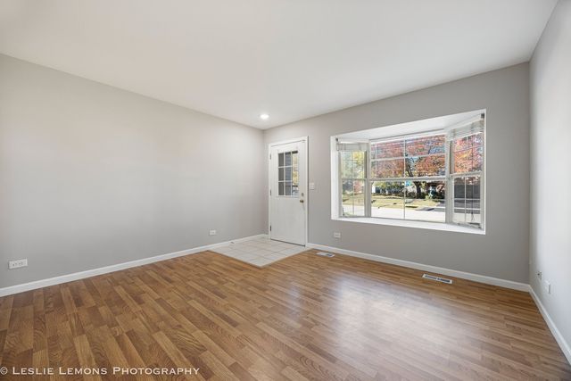 313 CROMWELL Court, Westmont, IL 60559