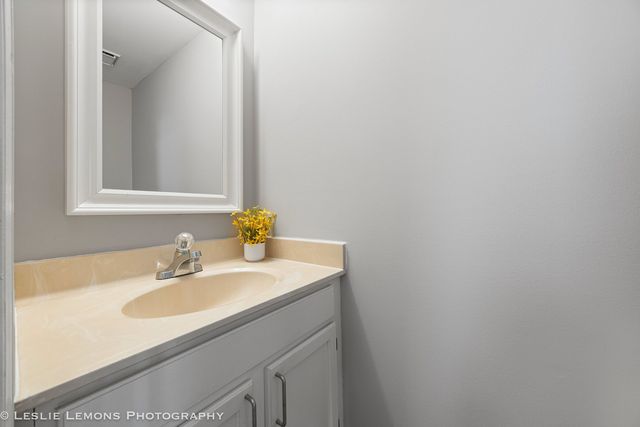 313 CROMWELL Court, Westmont, IL 60559