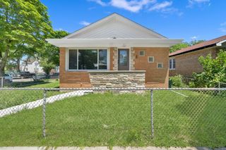 1924 W Marquette Road, Chicago, IL 60636