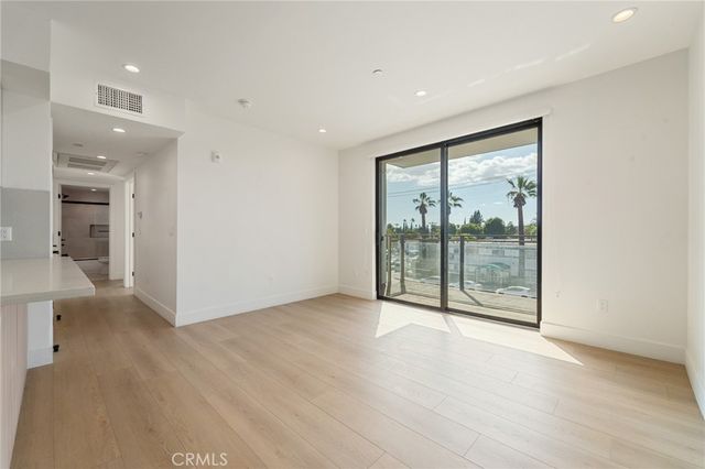 7510 Sepulveda Boulevard 304, Van Nuys, CA 91405
