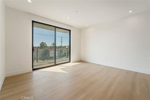 7510 Sepulveda Boulevard 304, Van Nuys, CA 91405
