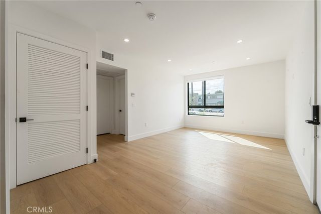 7510 Sepulveda Boulevard 304, Van Nuys, CA 91405