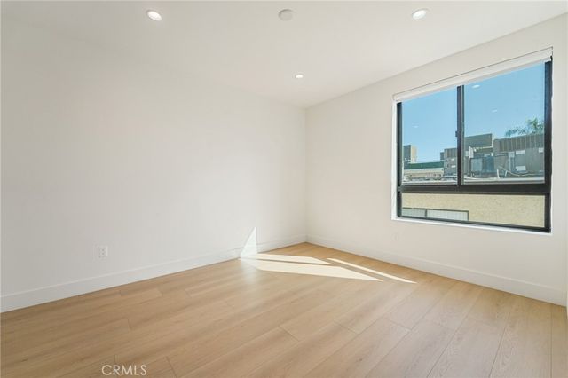 7510 Sepulveda Boulevard 304, Van Nuys, CA 91405