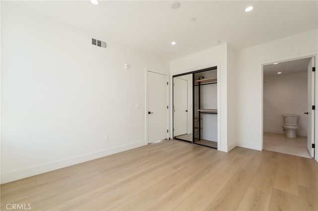 7510 Sepulveda Boulevard 304, Van Nuys, CA 91405