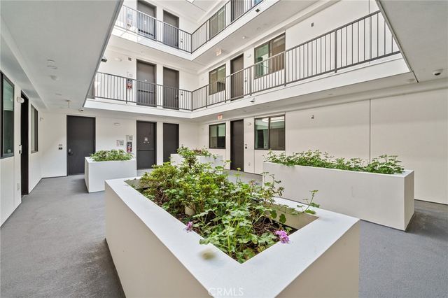 7510 Sepulveda Boulevard 304, Van Nuys, CA 91405