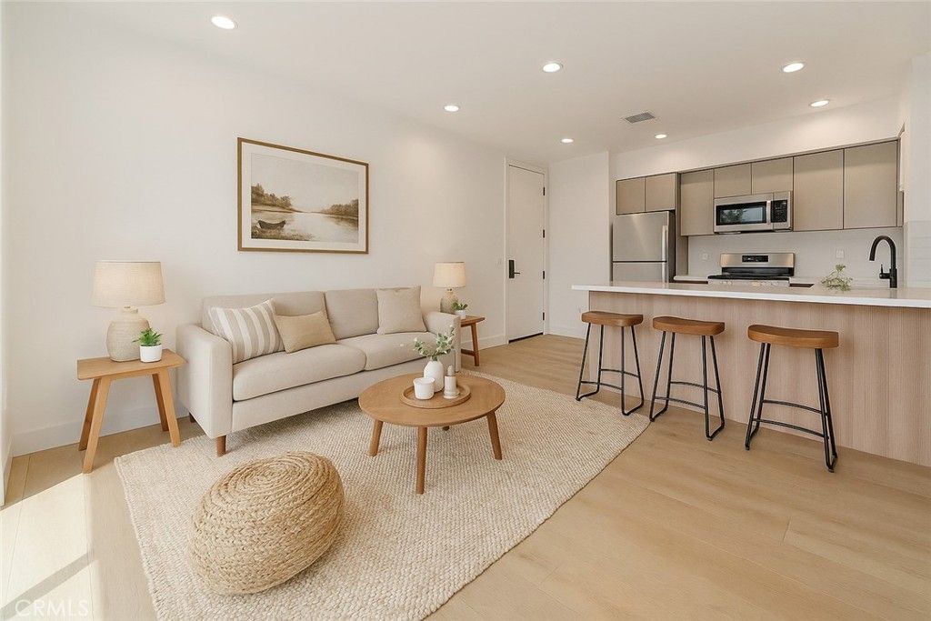 7510 Sepulveda Boulevard 304, Van Nuys, CA 91405