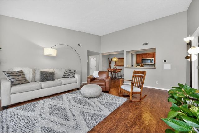 3211 Heritage Square Dr, Colerain Twp, OH 45251