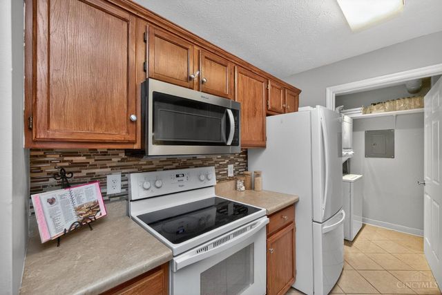 3211 Heritage Square Dr, Colerain Twp, OH 45251