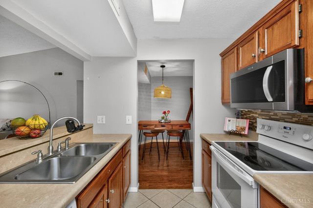 3211 Heritage Square Dr, Colerain Twp, OH 45251