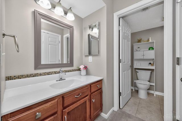 3211 Heritage Square Dr, Colerain Twp, OH 45251