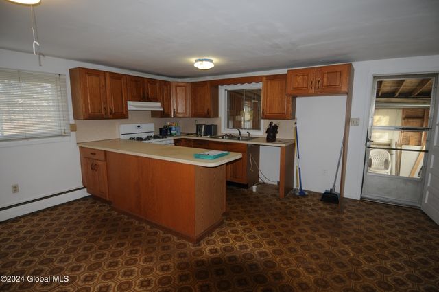 15 Leach Avenue, Albany, NY 12205