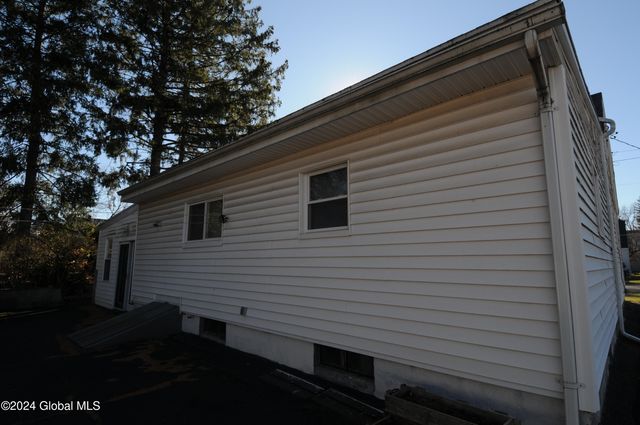 15 Leach Avenue, Albany, NY 12205