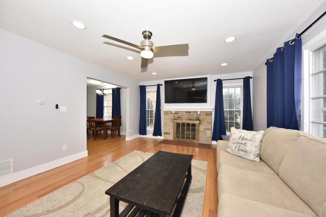 3012 N 70th STREET, Milwaukee, WI 53210