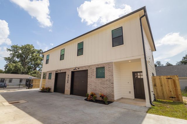 5036 Mallow Street A, Houston, TX 77033
