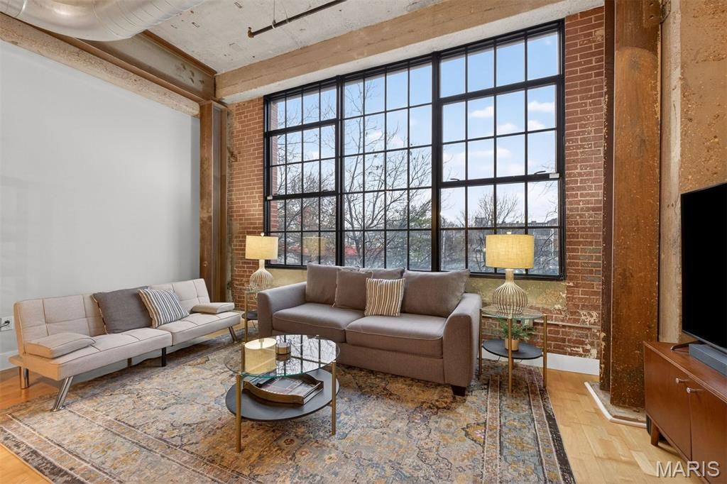 4100 Forest Park Avenue 206, St Louis, MO 63108