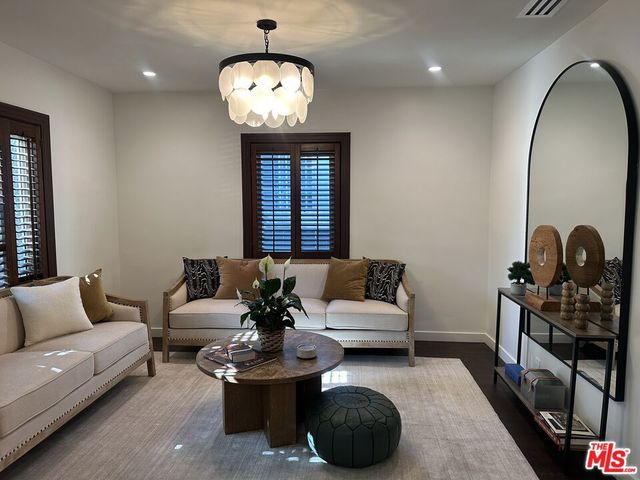 636 N Curson Avenue, Los Angeles, CA 90036