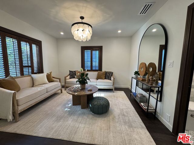 636 N Curson Avenue, Los Angeles, CA 90036