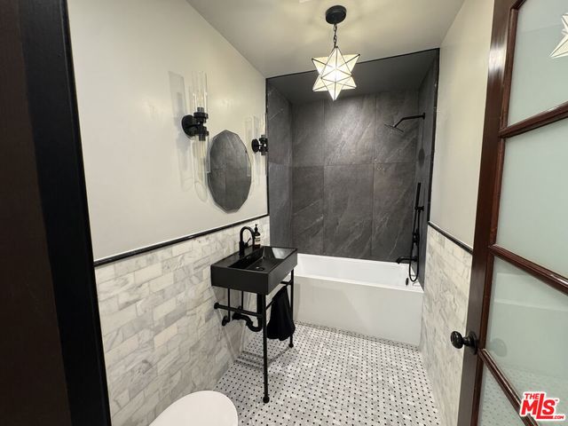 636 N Curson Avenue, Los Angeles, CA 90036