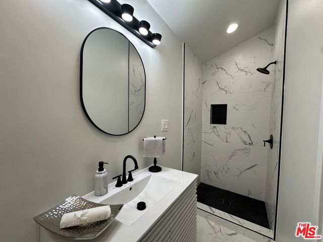 636 N Curson Avenue, Los Angeles, CA 90036