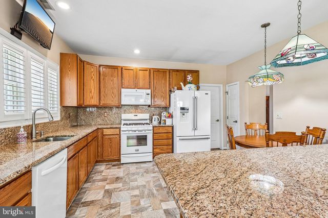 38 WAGON WHEEL LN, Columbus, NJ 08022